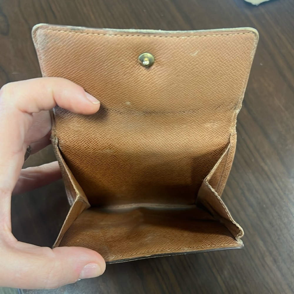 Authentic LV small Wallet - Picture 11 of 11